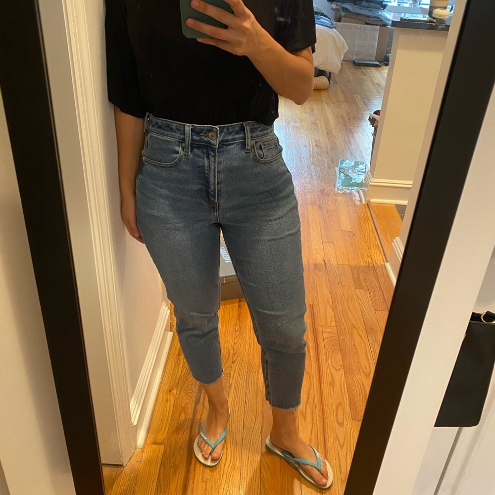 🔥5 for $25! American Eagle High Rise Cropped Jean